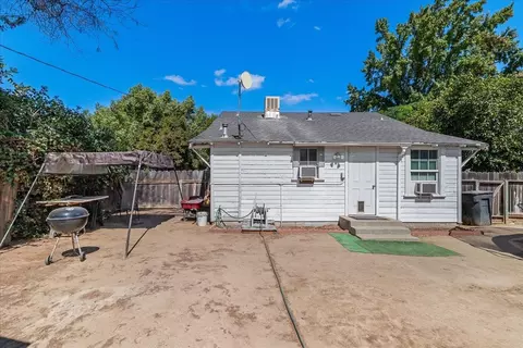 Exterior - 328 2nd St, Ripon, CA 95366 photo 7 of 11