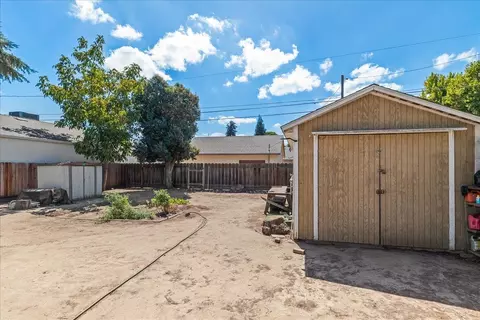 Exterior - 328 2nd St, Ripon, CA 95366 photo 6 of 11