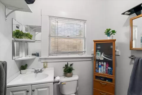Bath - 328 2nd St, Ripon, CA 95366 photo 1 of 2