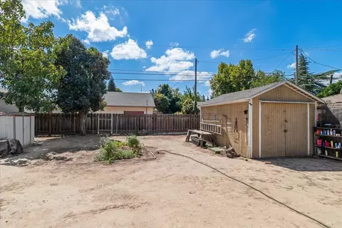 Exterior - 328 2nd St, Ripon, CA 95366 photo 5 of 11