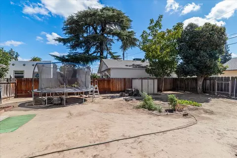 Exterior - 328 2nd St, Ripon, CA 95366 photo 8 of 11
