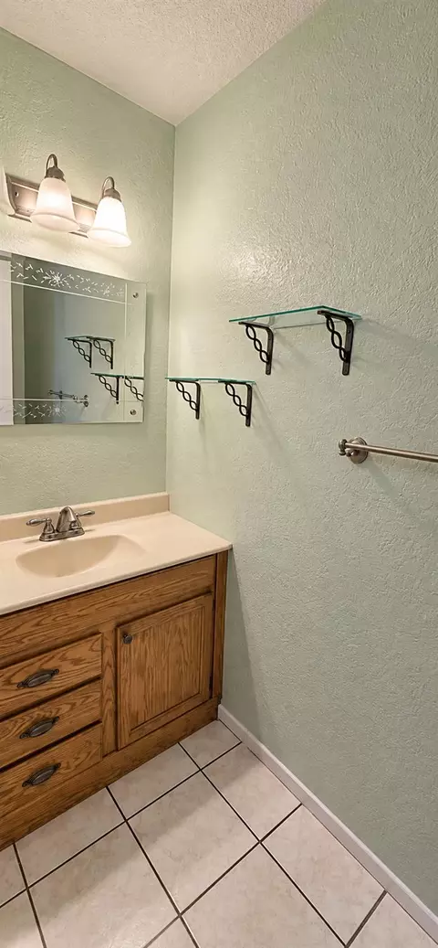 Bath - 5205 Gibbons Dr, Carmichael, CA 95608 photo 1 of 3