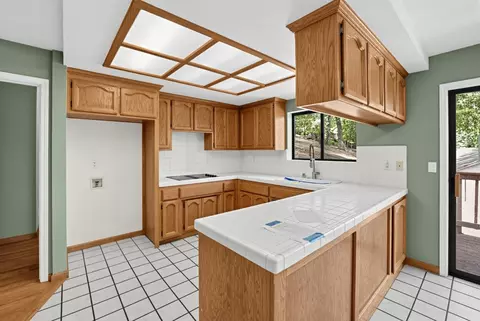 Kitchen - 2603 Cascade Trl, Cool, CA 95614 photo 4 of 7