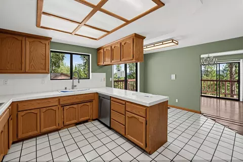 Kitchen - 2603 Cascade Trl, Cool, CA 95614 photo 2 of 7