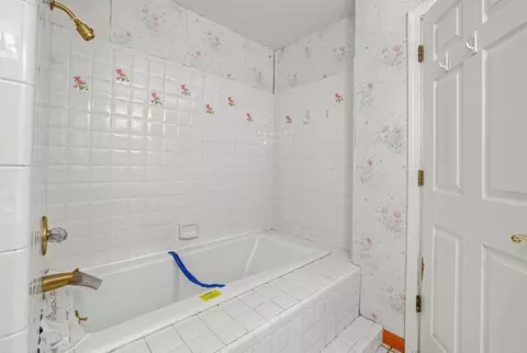 Bath - 2603 Cascade Trl, Cool, CA 95614 photo 1 of 3