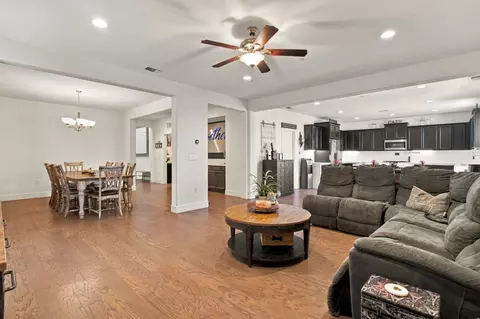 Entry Way - 1655 Cady Ln, Ripon, CA 95366 photo 4 of 6