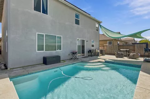 Exterior - 1655 Cady Ln, Ripon, CA 95366 photo 4 of 5