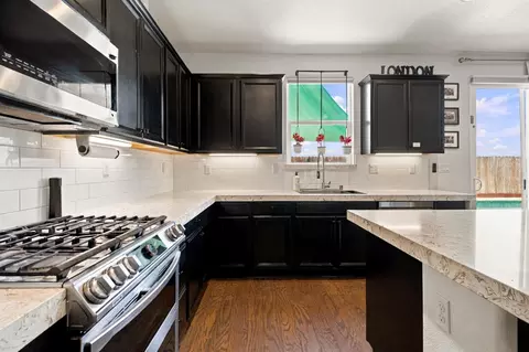 Kitchen - 1655 Cady Ln, Ripon, CA 95366 photo 4 of 8
