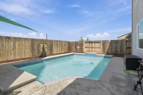 Exterior - 1655 Cady Ln, Ripon, CA 95366 photo 2 of 5