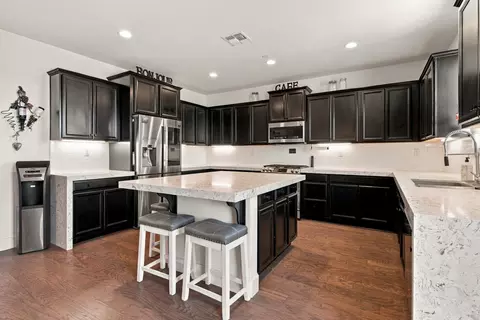 Kitchen - 1655 Cady Ln, Ripon, CA 95366 photo 8 of 8