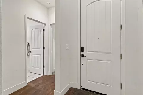 Entry Way - 1655 Cady Ln, Ripon, CA 95366 photo 5 of 6