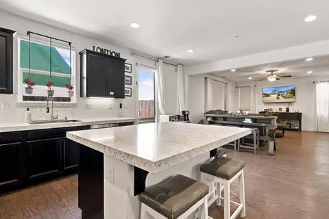Kitchen - 1655 Cady Ln, Ripon, CA 95366 photo 3 of 8