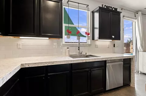 Kitchen - 1655 Cady Ln, Ripon, CA 95366 photo 5 of 8