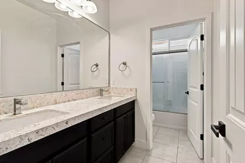 Bath - 1655 Cady Ln, Ripon, CA 95366 photo 2 of 4