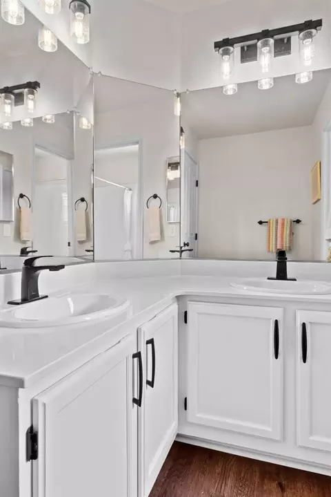 Bath - 2615 Swindon Ct, Rocklin, CA 95765 photo 4 of 5