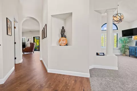 Entry Way - 2615 Swindon Ct, Rocklin, CA 95765 photo 2 of 4