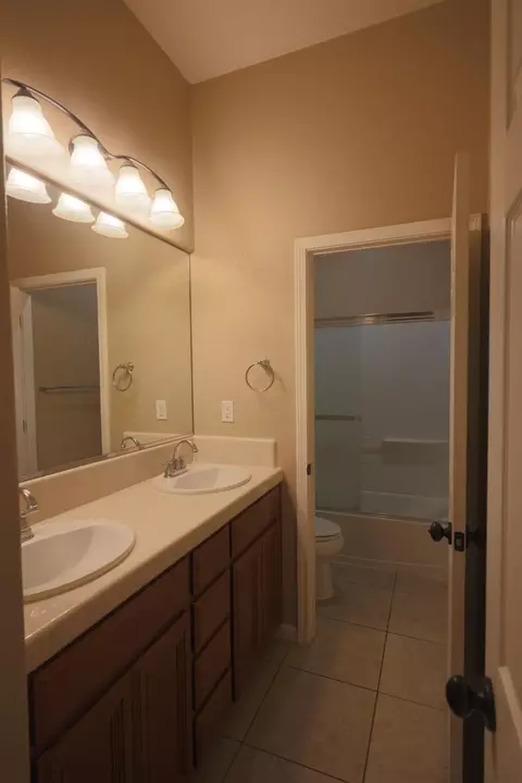Bath - 1472 Vasco, Manteca, CA 95337 photo 2 of 4