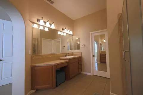 Bath - 1472 Vasco, Manteca, CA 95337 photo 4 of 4