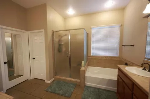 Bath - 1472 Vasco, Manteca, CA 95337 photo 1 of 4