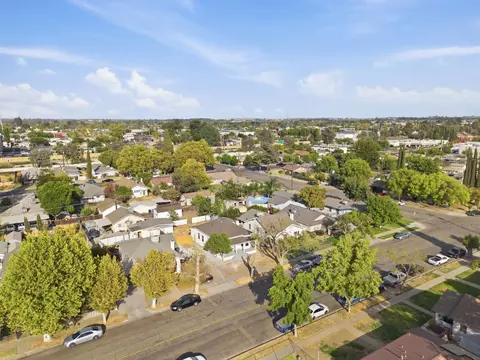 View/Area - 315 S J St, Madera, CA 93637 photo 5 of 12