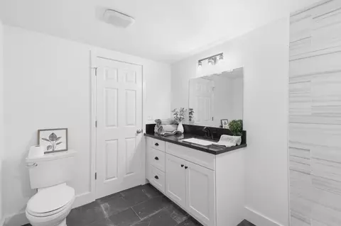 Bath - 315 S J St, Madera, CA 93637 photo 4 of 4