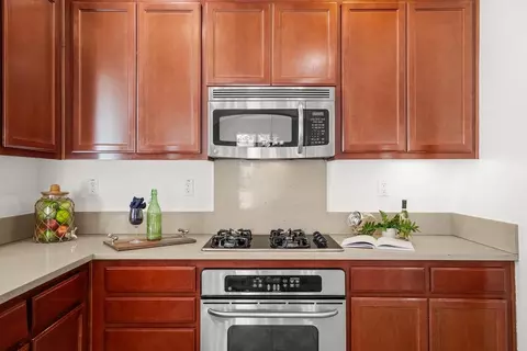 Kitchen - 1121 Andreas Ln, Tracy, CA 95376 photo 4 of 5
