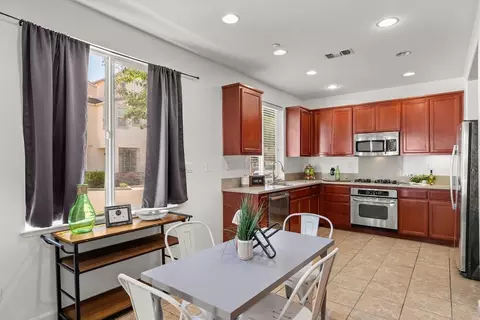 Kitchen - 1121 Andreas Ln, Tracy, CA 95376 photo 2 of 5