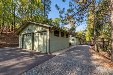 Exterior - 16419 Meadow Rd, Sutter Creek, CA 95685 photo 2 of 4