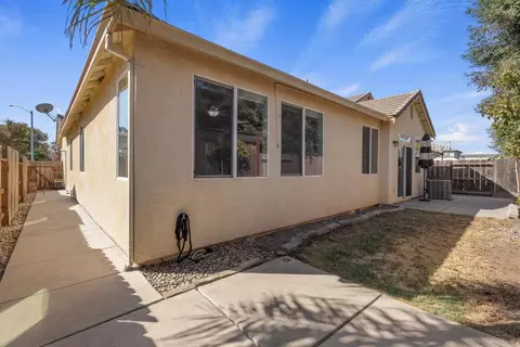Exterior - 1317 Derby Dr, Merced, CA 95348 photo 4 of 5