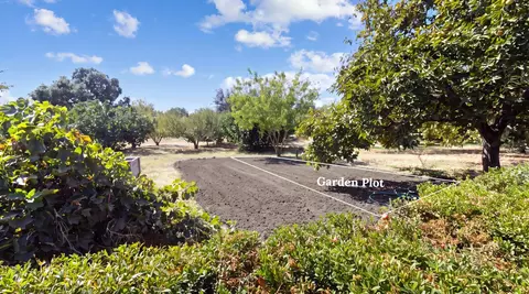 Exterior - 2542 Overhill Ln, Davis, CA 95616 photo 9 of 9