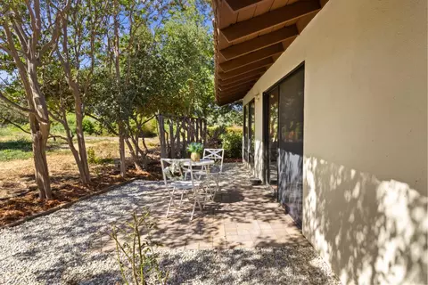 Exterior - 2542 Overhill Ln, Davis, CA 95616 photo 5 of 9