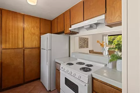 Kitchen - 2542 Overhill Ln, Davis, CA 95616 photo 3 of 4