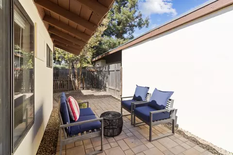 Exterior - 2542 Overhill Ln, Davis, CA 95616 photo 8 of 9