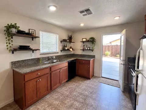 Kitchen - 785 Dean Ct, Merced, CA 95341 photo 1 of 1