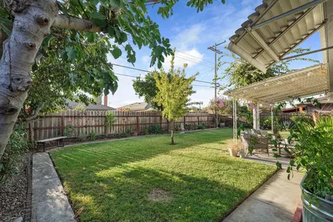 Exterior - 541 S Rose St, Lodi, CA 95240 photo 11 of 14