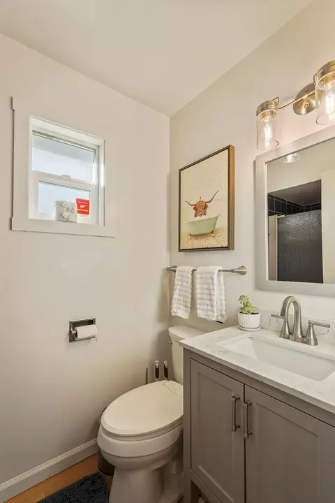 Bath - 541 S Rose St, Lodi, CA 95240 photo 1 of 5