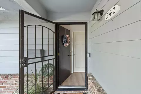 Entry Way - 541 S Rose St, Lodi, CA 95240 photo 1 of 1