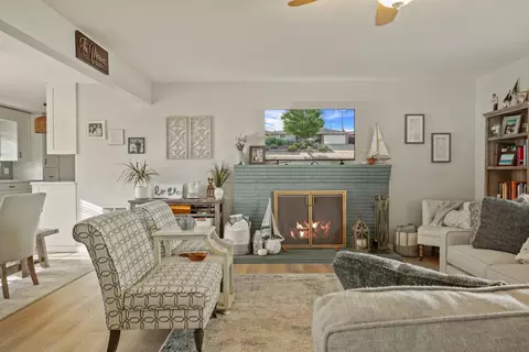 Living - 541 S Rose St, Lodi, CA 95240 photo 2 of 4