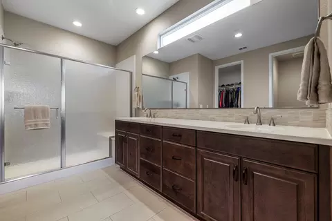 Bath - 3359 Inca St, Manteca, CA 95337 photo 1 of 2