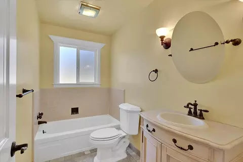 Bath - 2268 Madrone St, Sutter, CA 95982 photo 1 of 8