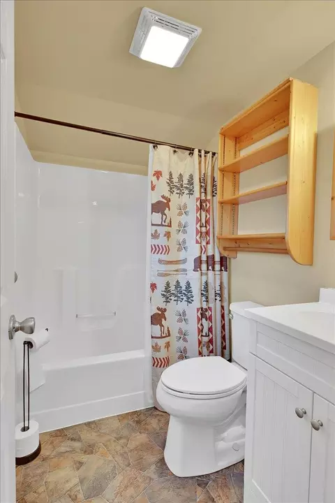 Bath - 2268 Madrone St, Sutter, CA 95982 photo 7 of 8