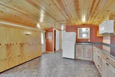 Kitchen - 2268 Madrone St, Sutter, CA 95982 photo 7 of 8