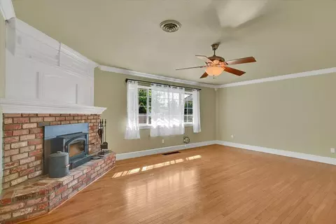 Living - 2268 Madrone St, Sutter, CA 95982 photo 2 of 4