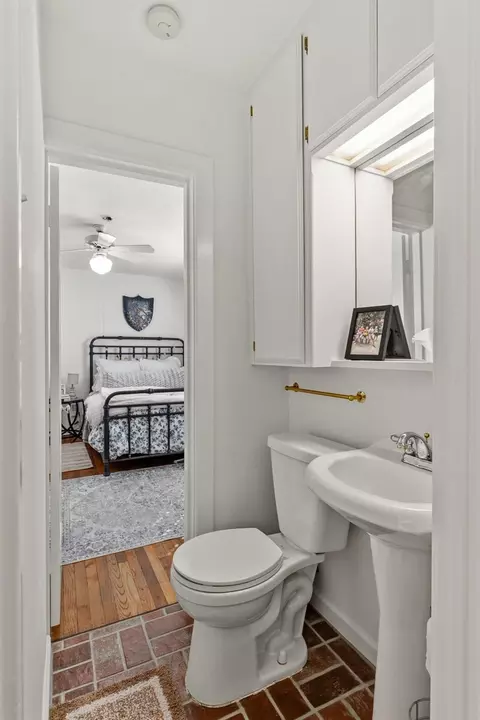 Bath - 1212 Brady Ave, Modesto, CA 95350 photo 3 of 3