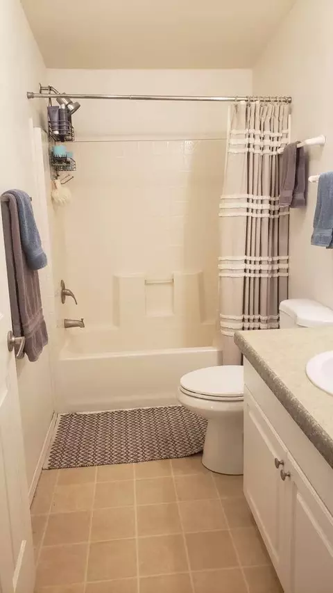 Bath - 421 E First St, Dorris, CA 96023 photo 3 of 3