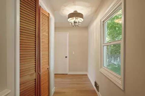 Entry Way - 237 S Pleasant Ave, Lodi, CA 95240 photo 3 of 3