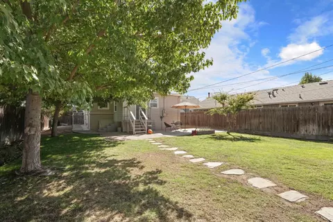 Exterior - 237 S Pleasant Ave, Lodi, CA 95240 photo 8 of 13