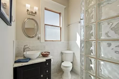 Bath - 237 S Pleasant Ave, Lodi, CA 95240 photo 3 of 3