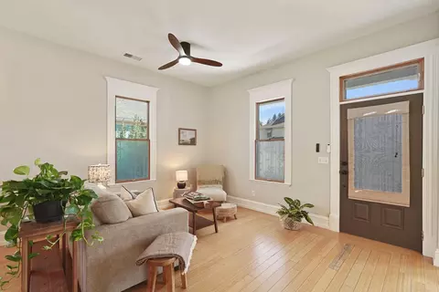 Entry Way - 237 S Pleasant Ave, Lodi, CA 95240 photo 2 of 3