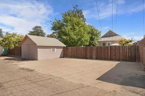 Exterior - 237 S Pleasant Ave, Lodi, CA 95240 photo 12 of 13